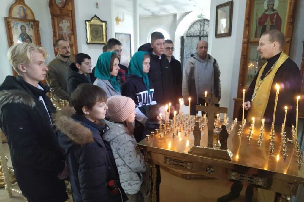 Экскурсия по храму для воспитанников Казачьего военно-патриотического клуба "Гармата"