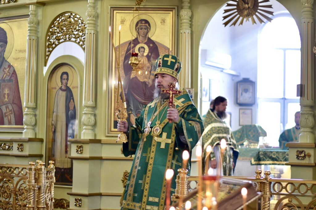 Божественная литургия в день памяти прп. Сергия Радонежского